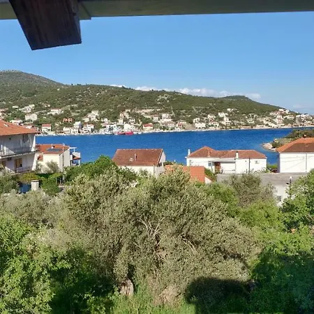 Maslina 3* Vinišće